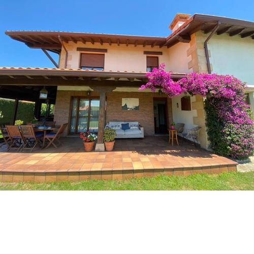 Chalet con piscina en Suances, ideal para familias