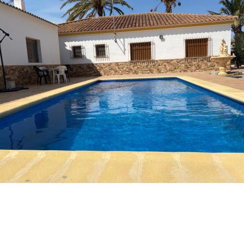 Chalet con piscina privada de 4 dormitorios Las Herrerias -cerca de Vera Playa-
