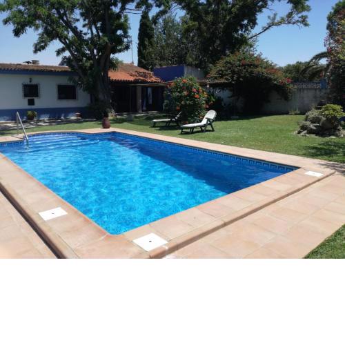 Chalet con piscina privada, natural y acogedor