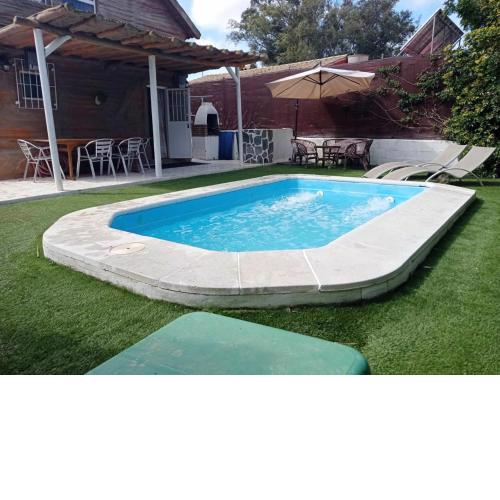 Chalet con piscina privada para familia y pareja