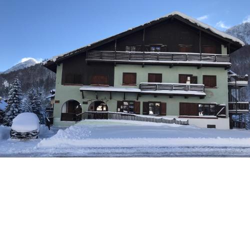 Chalet della Luna QUESTO NON E' UN ALBERGO E' QUELLO CHE CERCAVI
