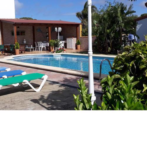 Chalet la Huerta con piscina y Wifi