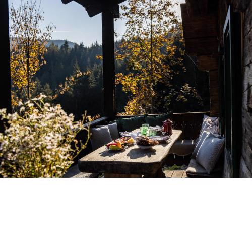 Chalet Leopold - Luxury Alpine Retreat