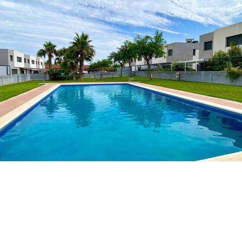 Chalet moderno con piscina en Mont - roige Bahia