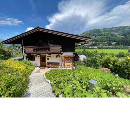 Chalet Mora-lodge by Alpine Host Helpers