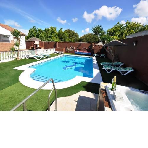 Chalet piscina jacuzzi compartido Solo Familia III