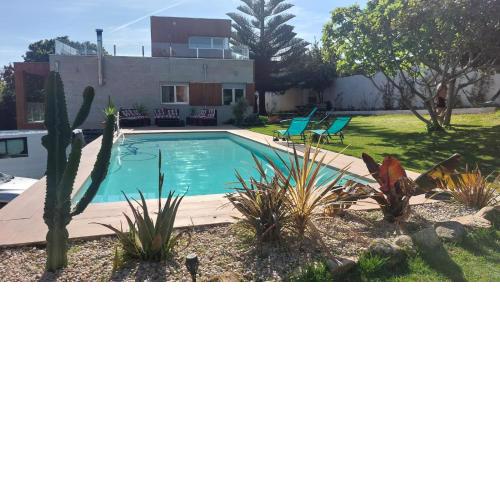 Chalet piscina y playa