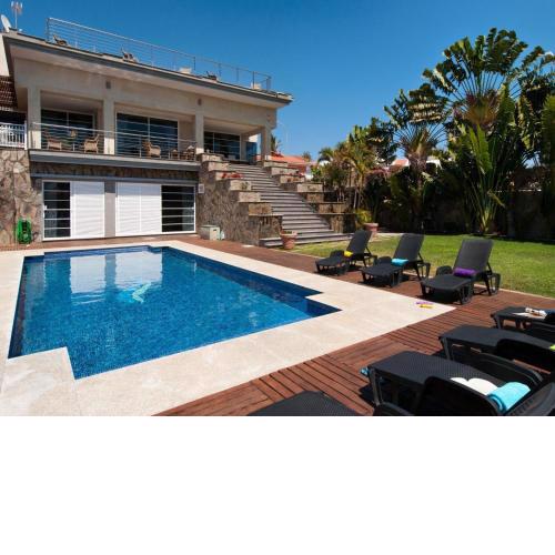 Chalet Superb Villa in Sonnenland for 10