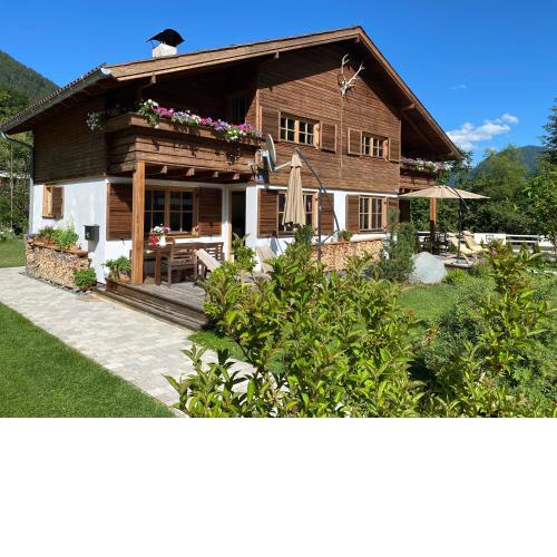 Chalet Tirolia