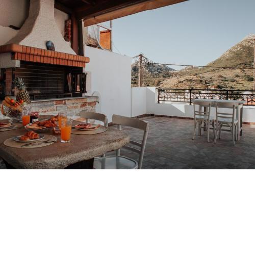 Chaniotis Home, In the heart of Kinidaros