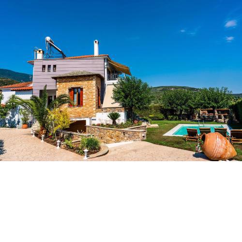 Chariklia's House with private pool