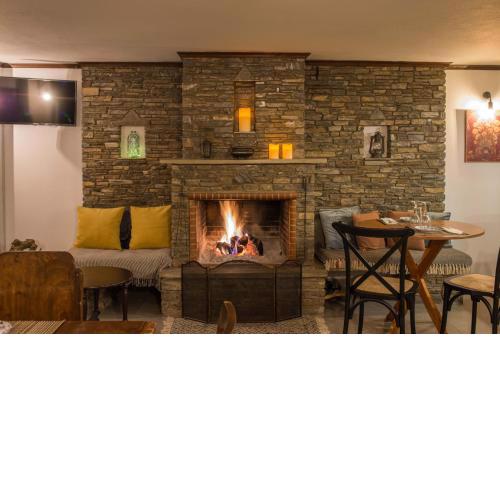 Charis Guesthouse
