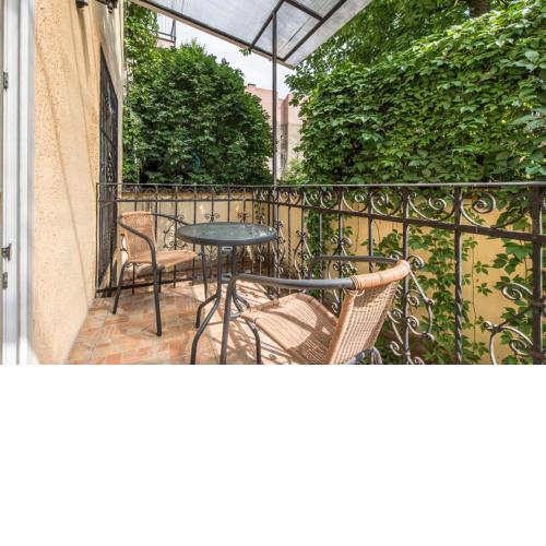 Charlies Budapest Apartment