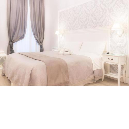 Charme & Chic Luxury