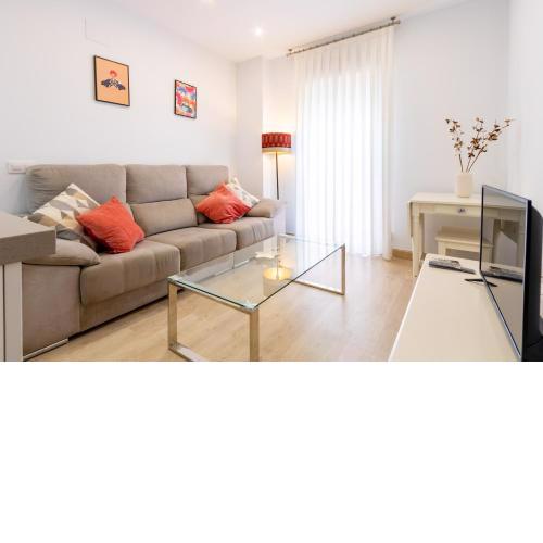 Charming 2 Bedroom Apartment Triana Bridge By Oui Seville
