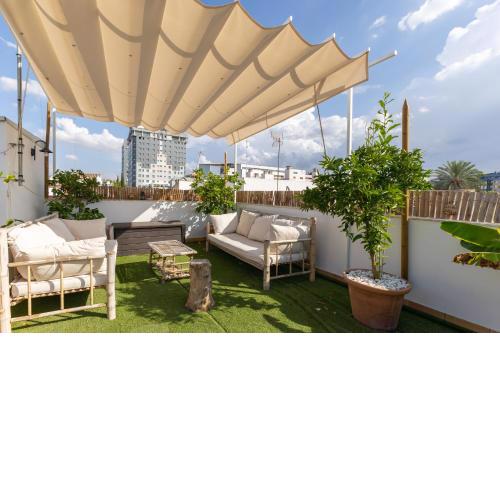 Charming 2 Bedroom Apartments with Private Roof-Top in San Bernardo By Oui Seville