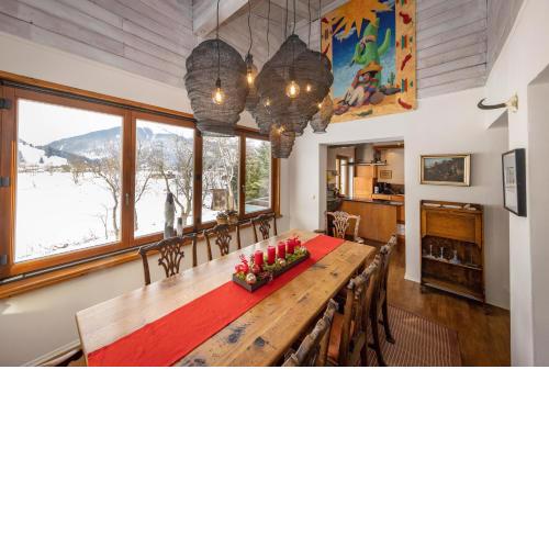 Charming Alpine Holiday Home close to Zell am See