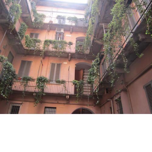 Charming and elegant apartment historic center of Milan