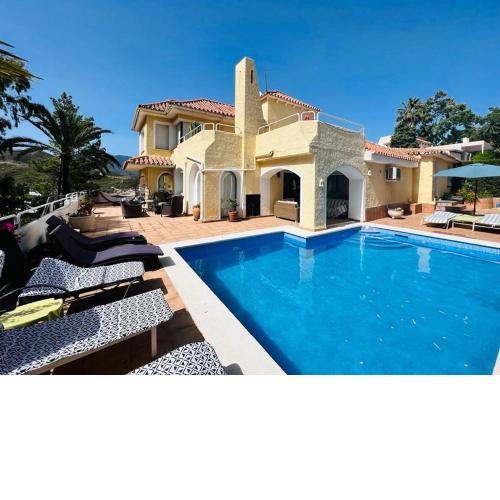 Charming Andalusian style villa in Nueva Andalucia