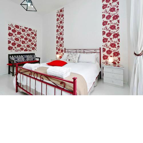 Charming Apartment Antonia 300 mt from Colosseum