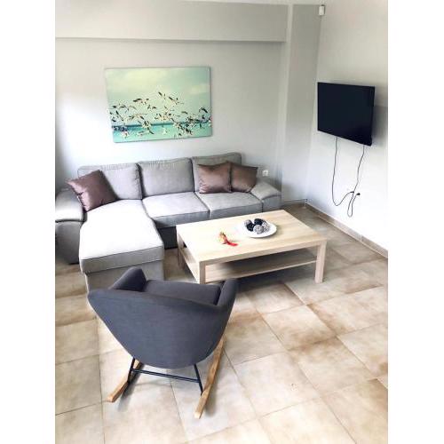Charming Apartment in Faliro!