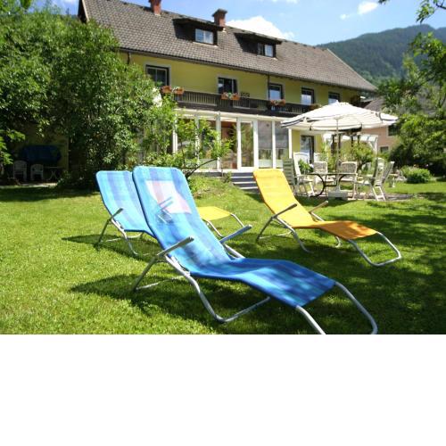 Charming Apartment in Feld am See 100 m from Lake