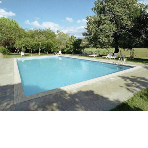 Charming apartment in Mantignana with shared pool