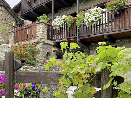 Charming chalet in Gratillon Saint Nicolas with sauna