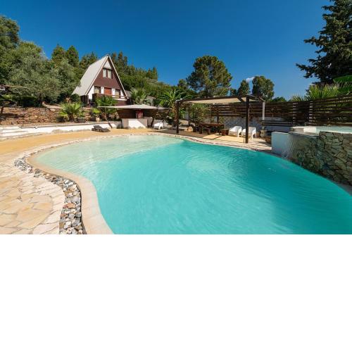 Charming Dependance with shared pool