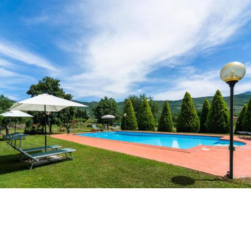 Charming Farmhouse in Tuscany with shared Pool