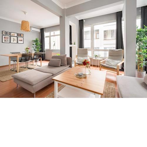 Charming Flat Near Bagdat Street in Kadikoy