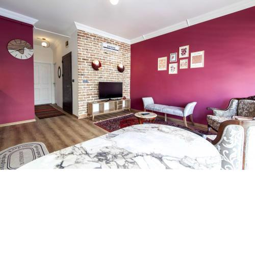 Charming Flat near Kennedy Avenue in Fatih