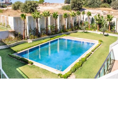 Charming Flat near Sea with Shared Pool in Cesme