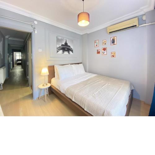 Charming Flat with Balcony in Sinanpasa Besiktas