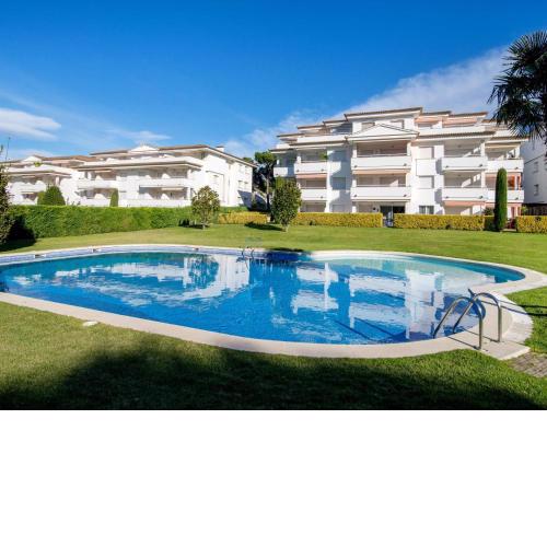 Charming Golf, Pool and private parking