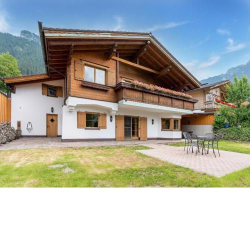 Charming holiday home in Maurach am Achensee