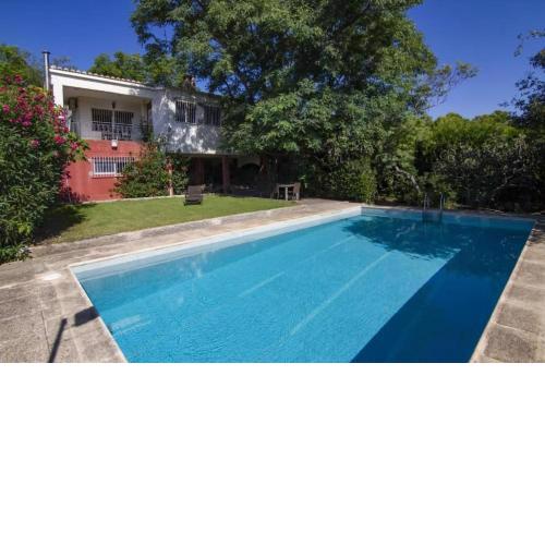 Charming house with private tennis court and pool