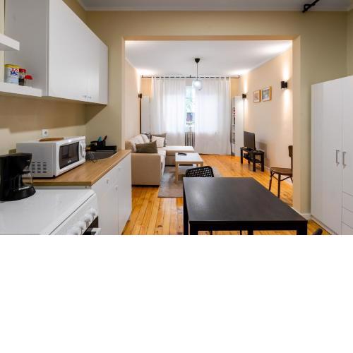 Charming One-bedroom Flat with Access to Garden