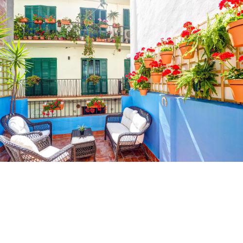 Charming Patio Amazing Location by Hello Homes Sitges