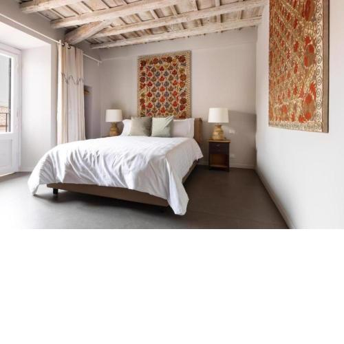 Charming Penthouse In Piazza Venezia With Terrace