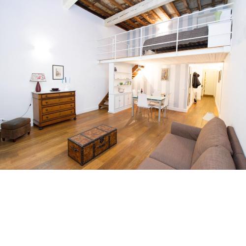 Charming Santa Croce Loft