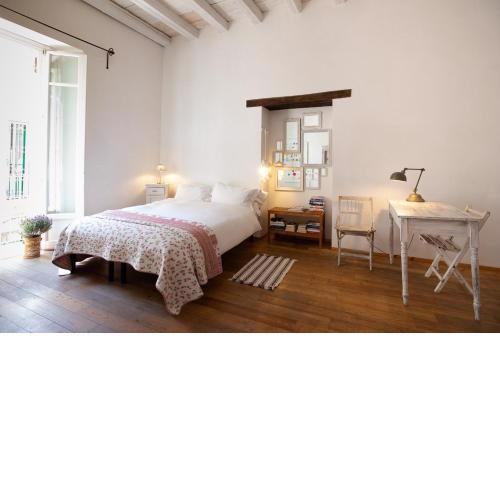 Charming seafront room in Ortigia by Wonderful Italy