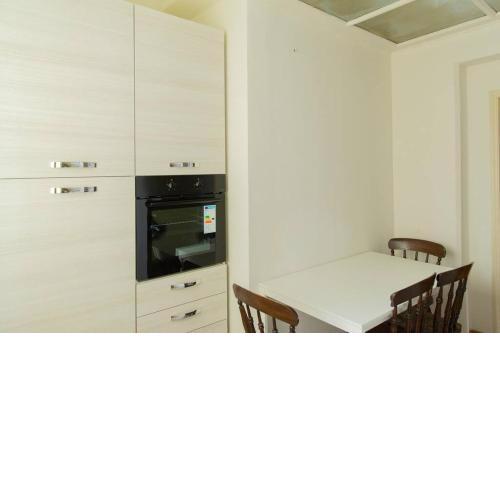 Charming Studio with Kitchen