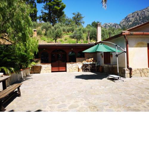Charming Villa in Polizzi Generosa with Swimming Pool