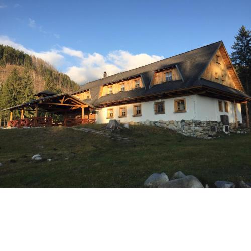 Chaty a horský hotel Kožiar