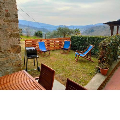 Cheerful holiday home in Poggio with private garden