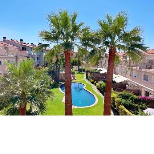Cheerful Townhouse Center Sitges 5 bedrooms Pool and Terrace - Options to rent the Whole Villa or Separate Rooms
