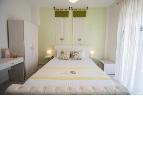 Chelona Apartments