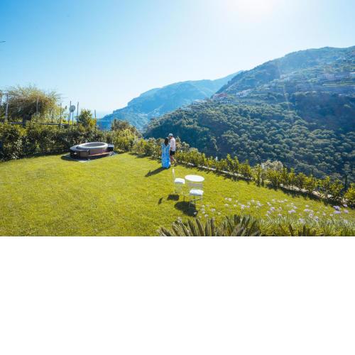 Chez Lia - Private garden and tub, sea view close to Villa Eva and Cimbrone, Ravello