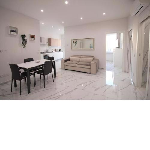 [Chiaia] Arcoleo House - Anita